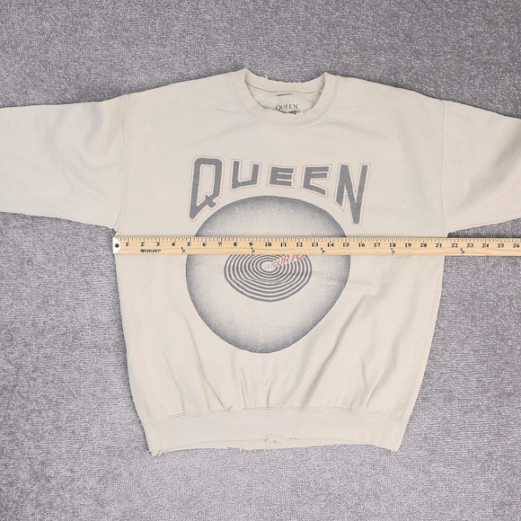 Thrashed Queen Music Band Tour Small Beige Long Sleeve Pullover Sweatshirt - Picture 4 of 13